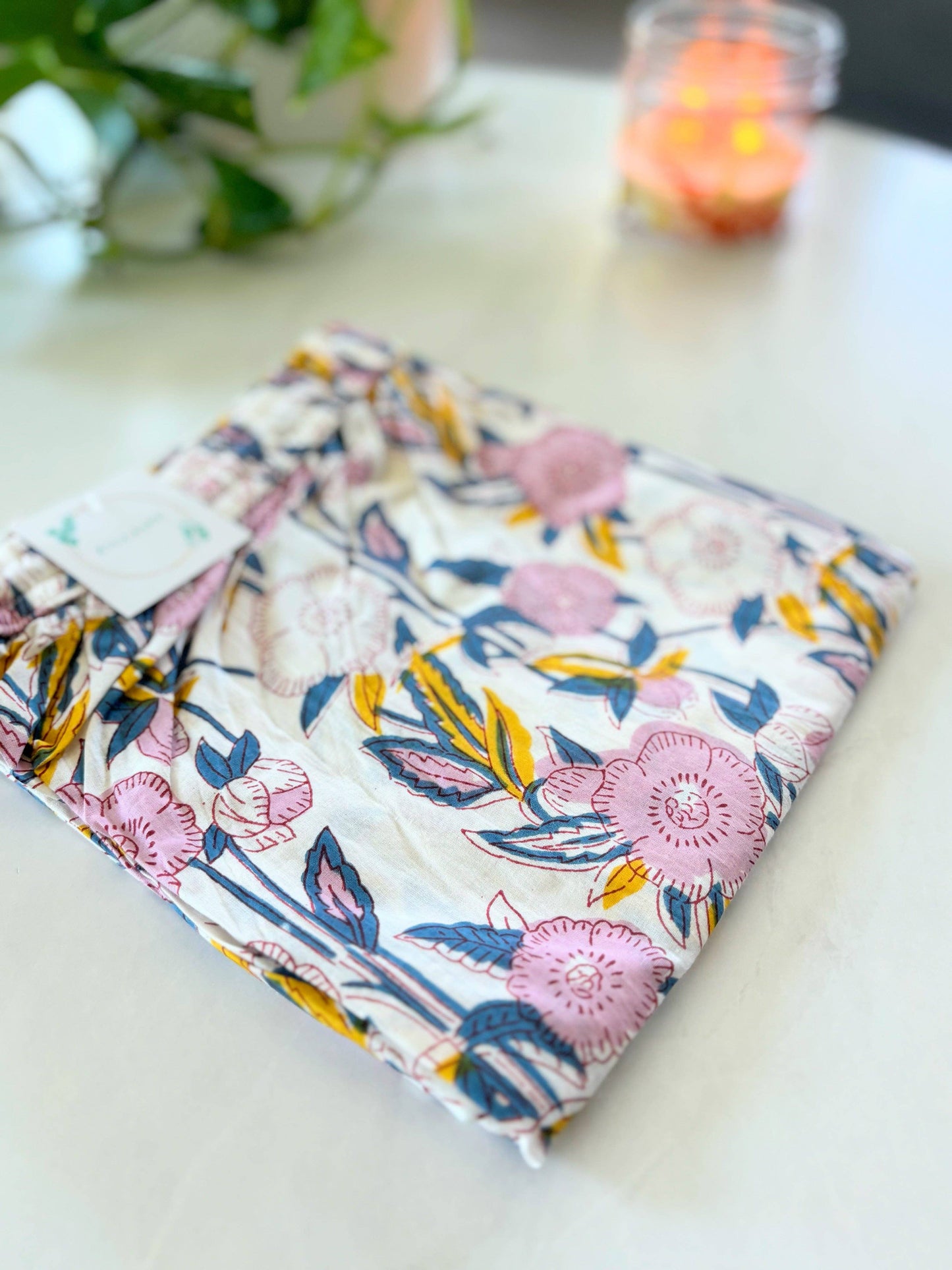 Preshrunk, 100% cotton.Adjustable waistband, big pockets. Comfy and breathable 100% cotton floral lounge and sleep pants with an adjustable waistband, deep side pockets, and a beautiful floral print.