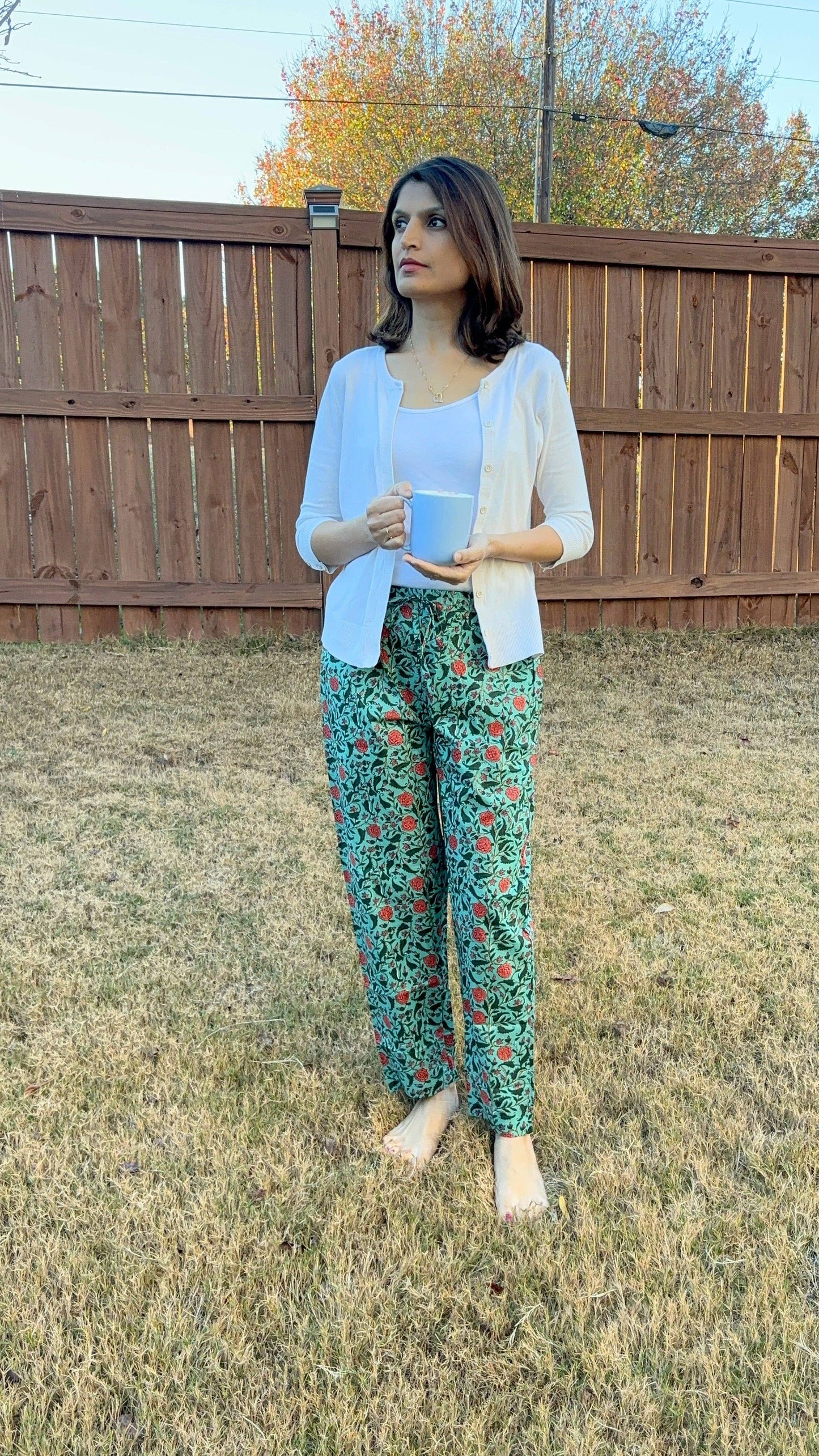Preshrunk, 100% cotton.Adjustable waistband, big pockets. Comfy and breathable 100% cotton floral lounge and sleep pants with an adjustable waistband, deep side pockets, and a beautiful floral print.